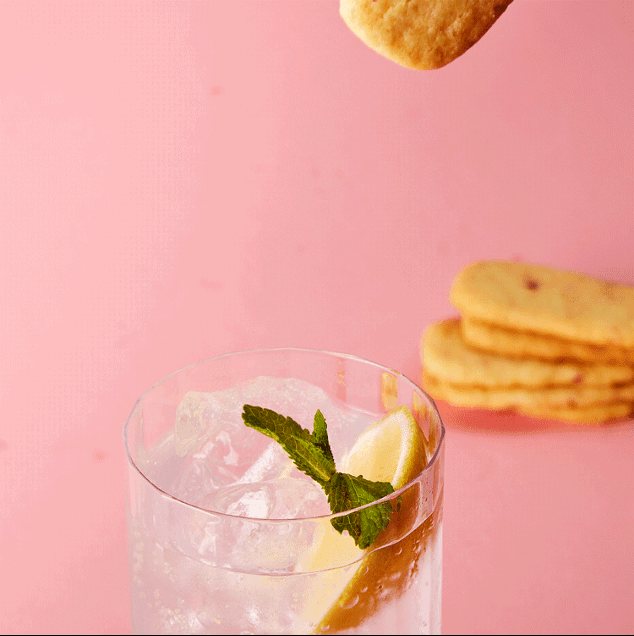 Biscuits for Drinks: dunking moment